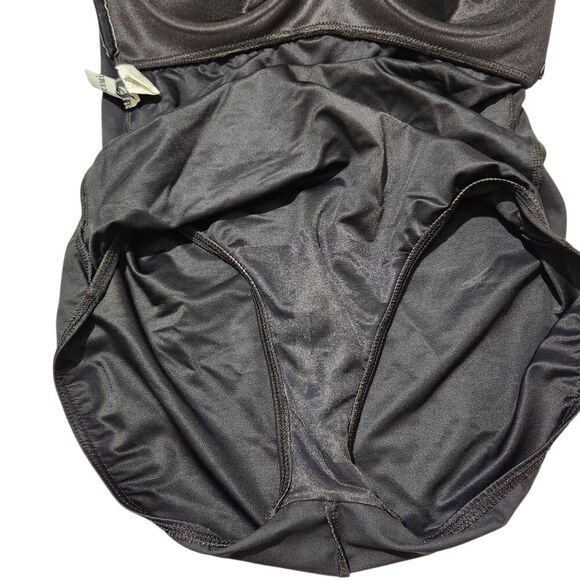 Miraclesuit Swimsuit Size 14. 2pcs!! One Green One Black - Picture 13 of 14